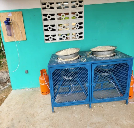 Cuiseur à gaz à deux bassines pour gari et attiéké